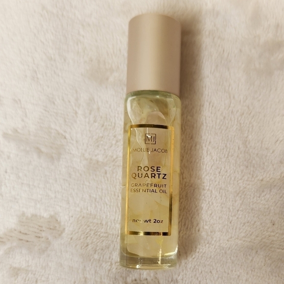 Mollie Jacob Rose Quartz Grapefruit Essential Oil with Healing Stones - Picture 4 of 8